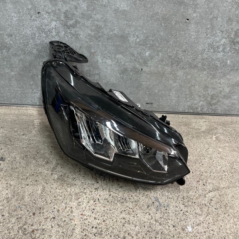 Peugeot 208/2008 led headlight 2020 - 2025 driver side led 