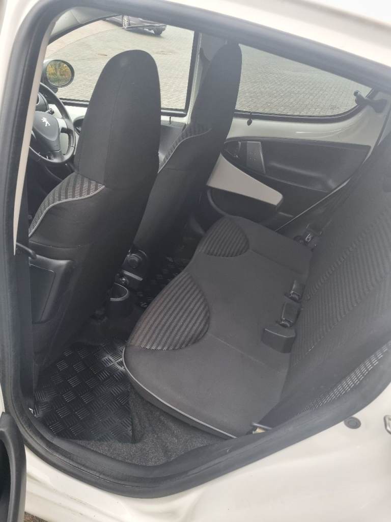 Peugeot 107 allure 1.0 5dr, 1 owner fmdsh, long mot,60+mpg,£20 tax,bargain