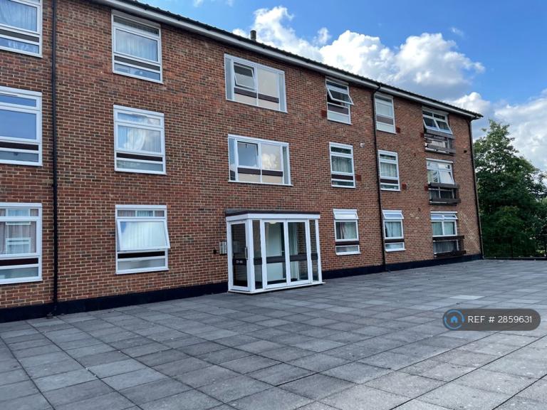 2 bedroom flat in Maresfield, Croydon, CR0 (2 bed) (#2859631)