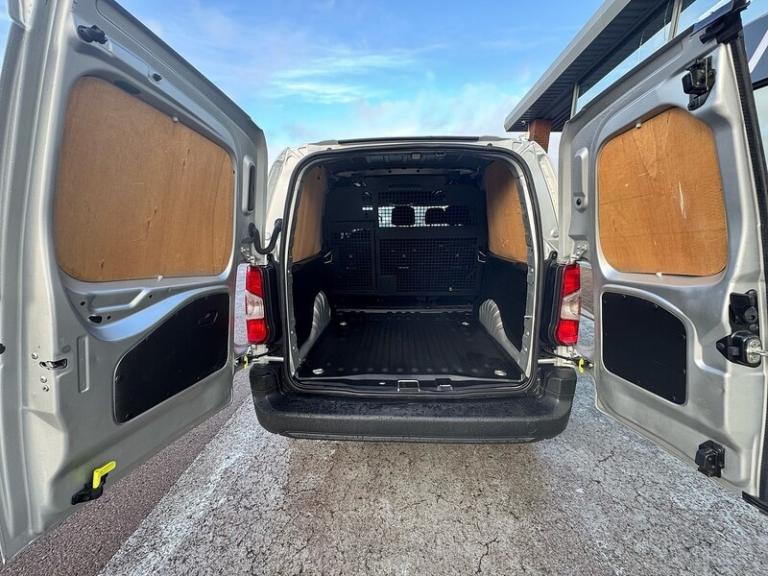 2023 Citroen Berlingo HDi 100ps 850 Enterprise XL Edition 5 Seat Kombi Crew Cab L2 LWB Crew Euro ...