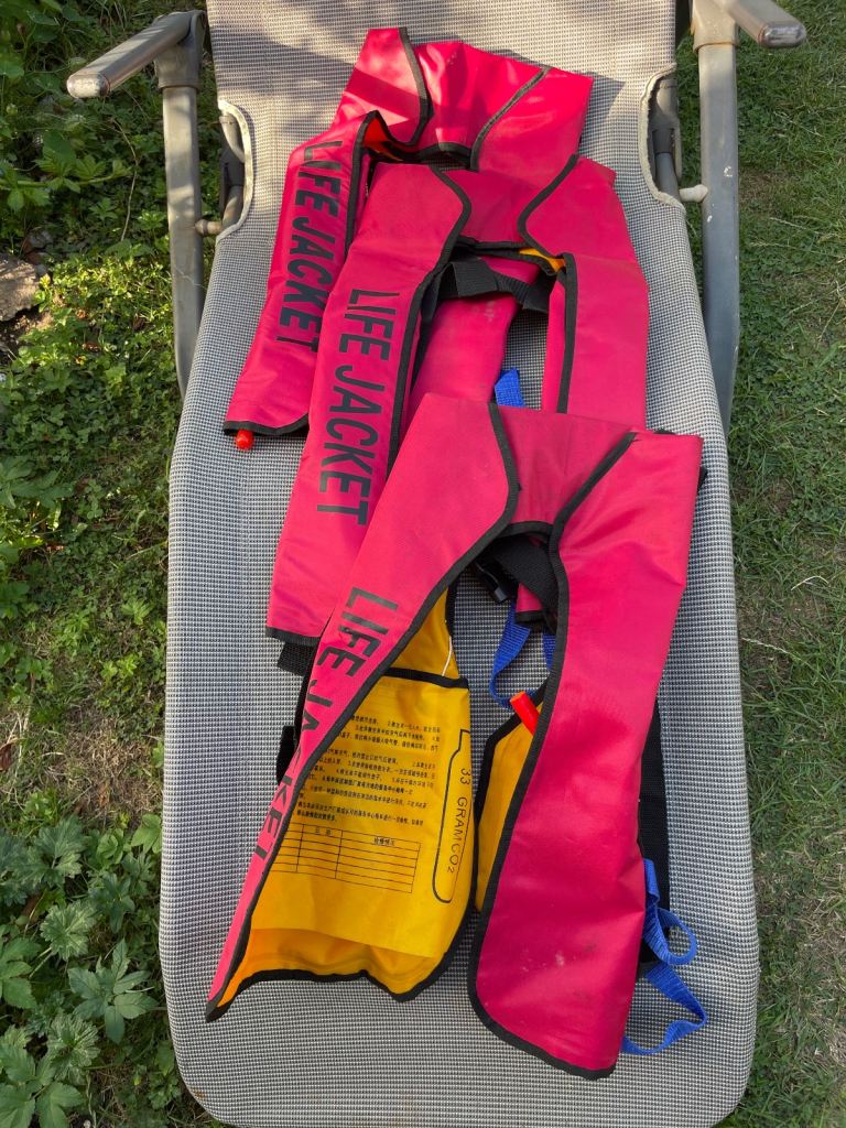 3 x life jackets