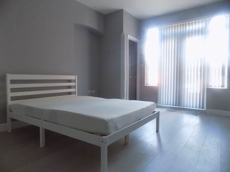 **NEW**Large Studio Room **Bills Included (extra £75)**ENSUITE**Close To sShops**