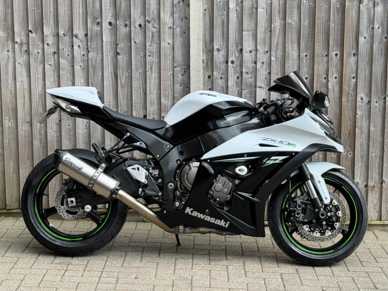 KAWASAKI NINJA ZX10R GEN4 ABS 2014 (14) SUPER SPORT + 2,500 MILES FROM NEW 