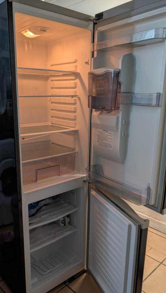 Swan A+ class Fridge & Freezer 
