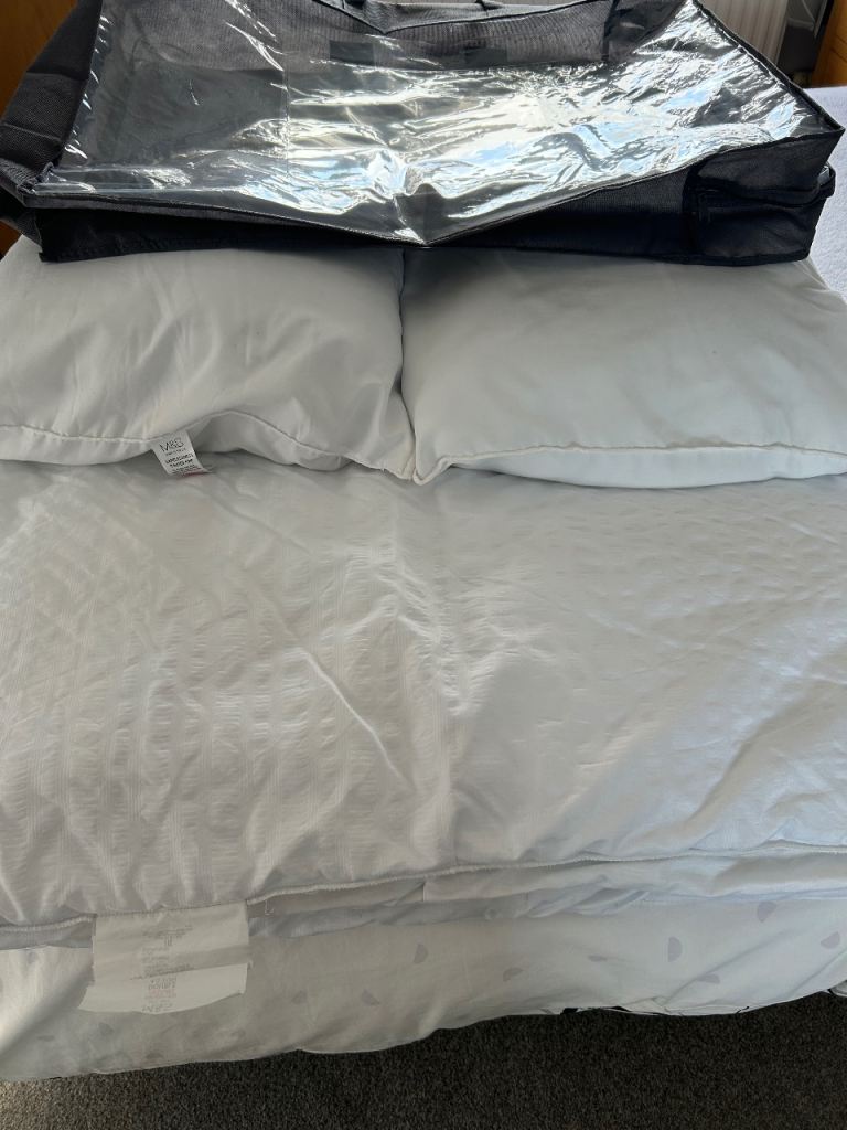 Double duvet & 2 pillows 