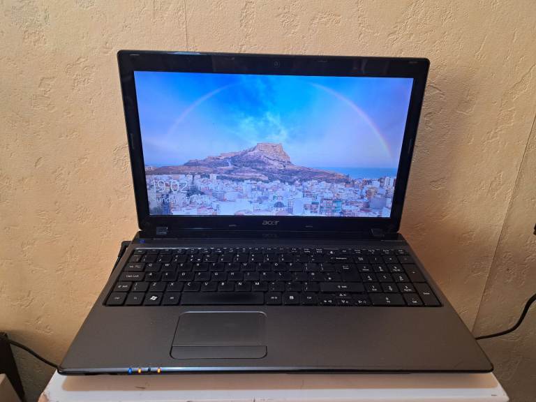 Acer Aspire 5750 Laptop Intel Pentium B950 2.1ghz 4gb 250gb Win 10