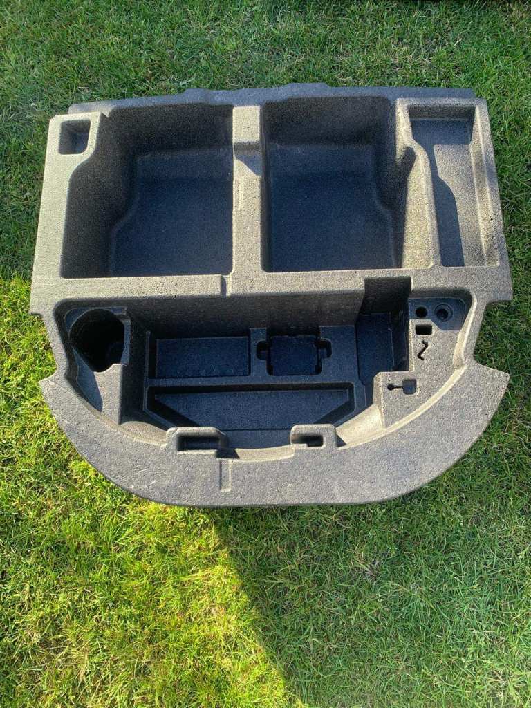 SKODA SUPERB TOOL KIT TYRE TRAY ESTATE 2015-2024.