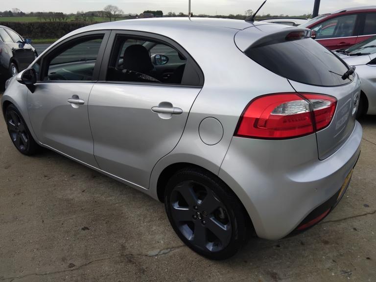 2011 Kia Rio 1.4 3 5 DOOR HATCHBACK VERY ECONOMICAL  FULL MOT AND SERVICE  HATCHBACK Petrol Manual