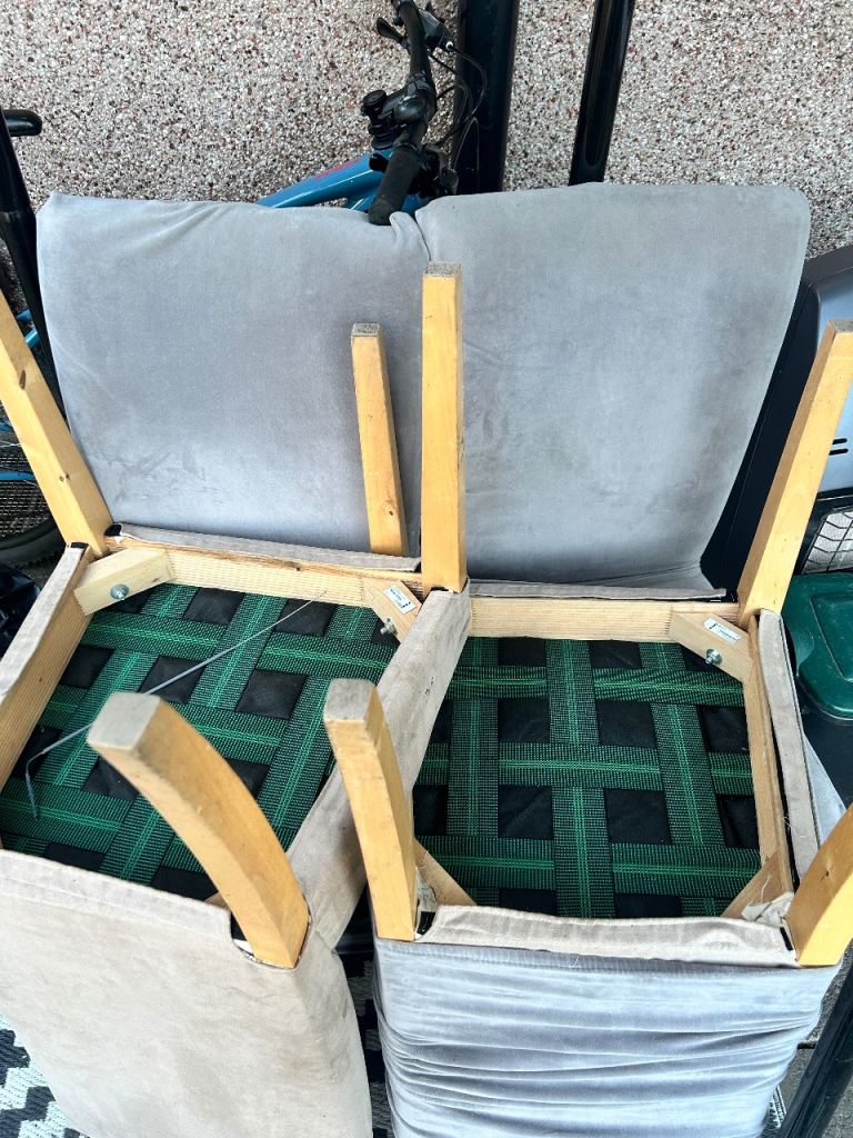 FREE CHAIRS X4