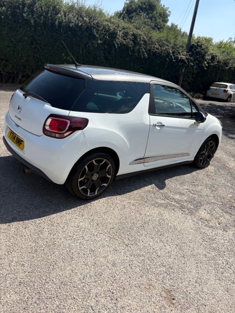 Citroen, DS3, Hatchback, 2014, Manual, 1598 (cc), 3 doors