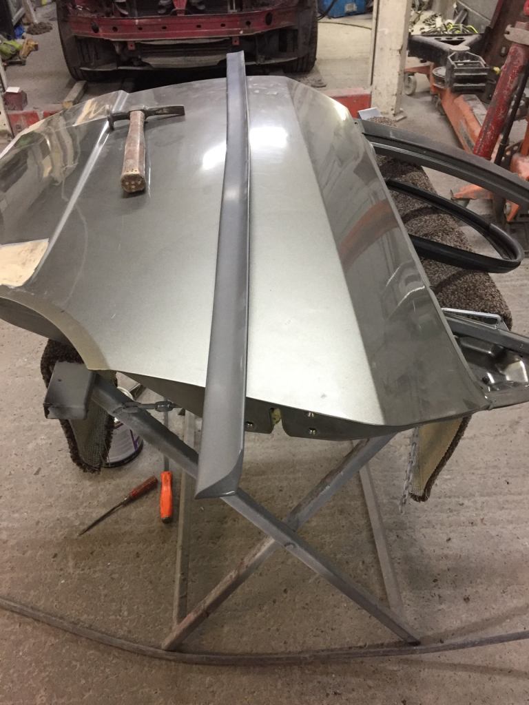 MERCEDES W124 BOOT SPOILER (A)