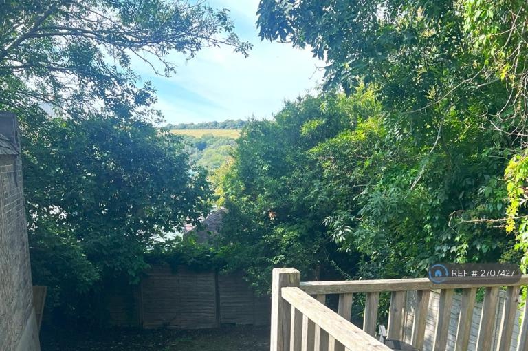 5 bedroom house in Bevendean Crescent, Brighton, BN2 (5 bed) (#2707427)