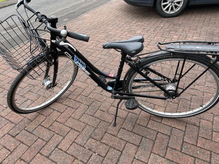 Ladies City Globe bike 6 speed hardly used
