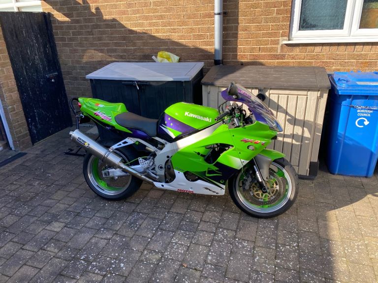 Kawasaki, Ninja ZX 9, 2001, 899 (cc)