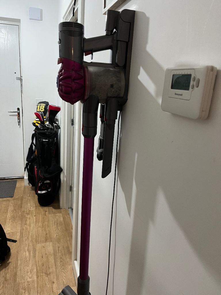 2 Dyson spare or repairs hovers