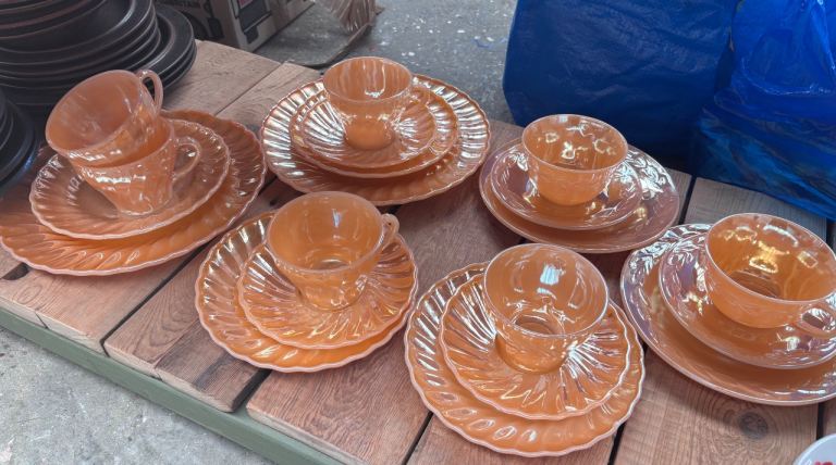 Vintage Peach Lustre Glass Tea/Dinner Set – Good Condition