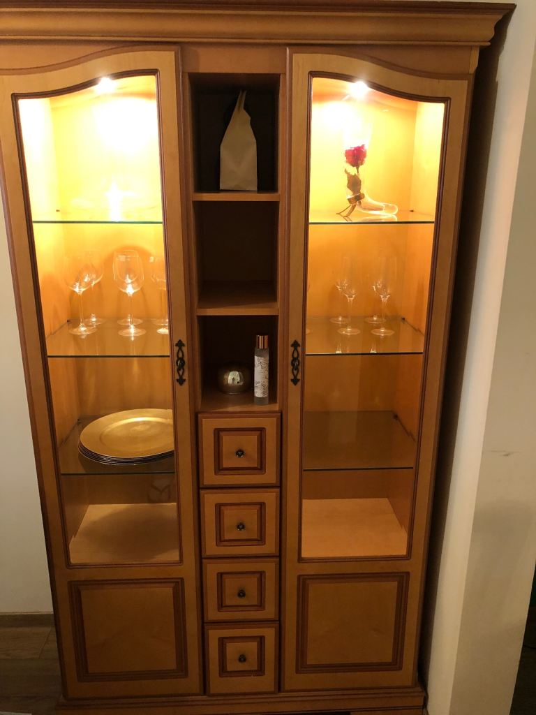 Excellent condition matching display cabinet with sideboard