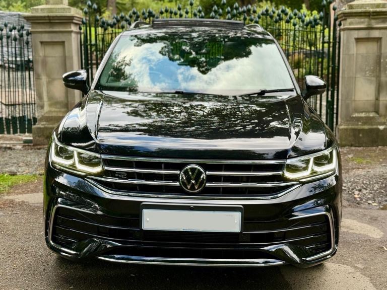 2023 Volkswagen Tiguan R- Line Pan/r Cameras Full Service History heated steering