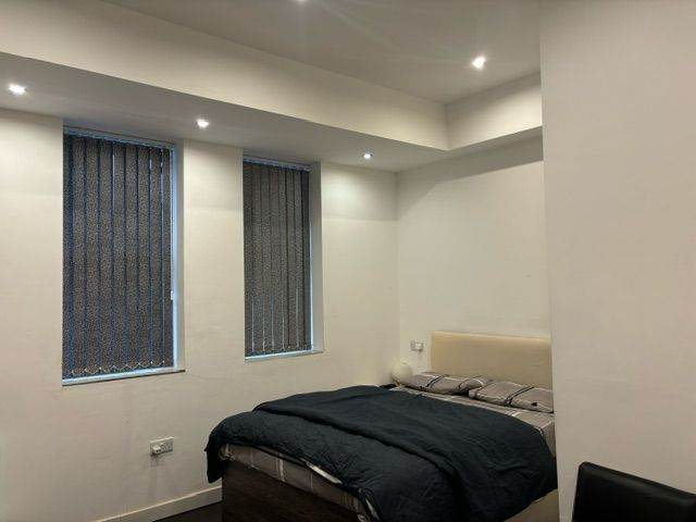 One Bed Flat Available All Bills Included-Oldham-OL8