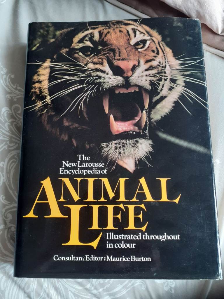 The New Larousse Encyclopedia of Animal Life – Illustrated Colour Book