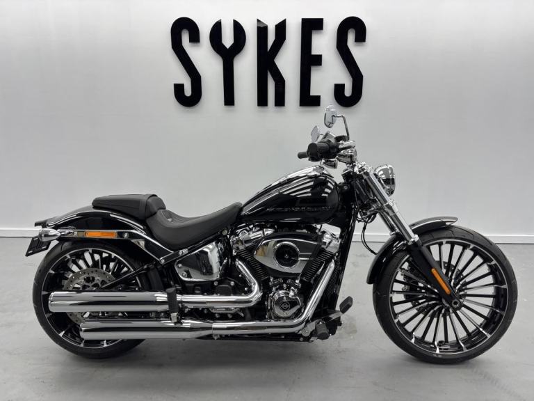 NEW 2025 Harley-Davidson FXBR Softail Breakout 117 in Vivid Black