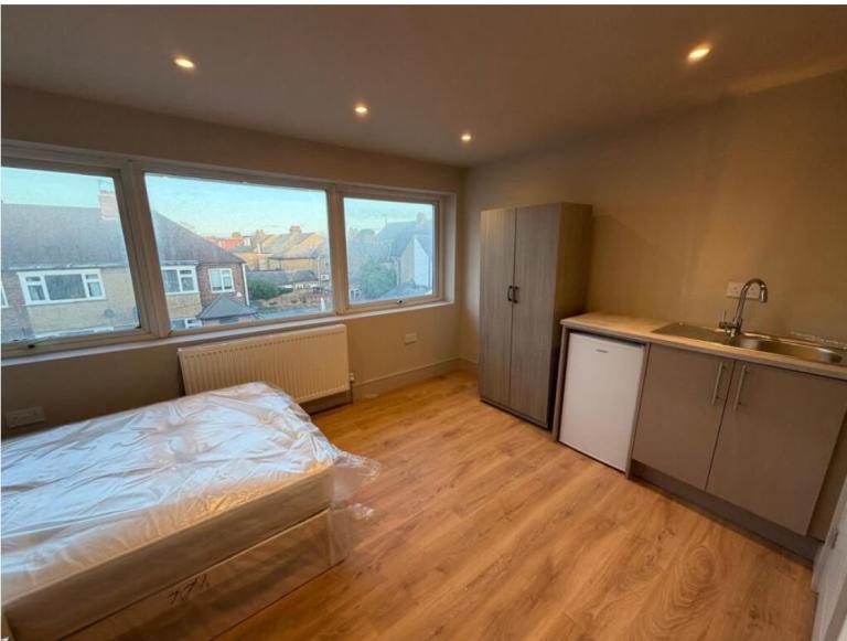 Studio Available in West Drayton London - DSS Accepted