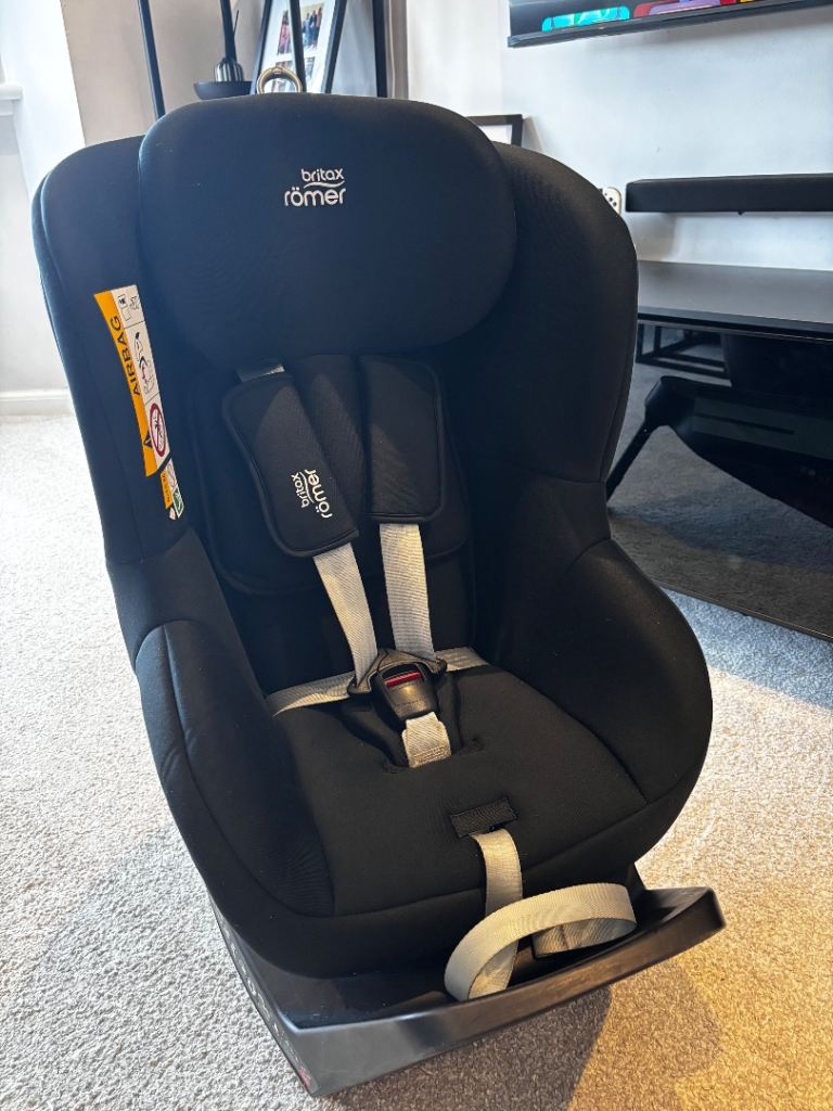Britax Römer Swingfix M Plus Car Seat – Black, Very Good Condition