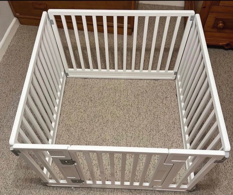 Puppy child play pen