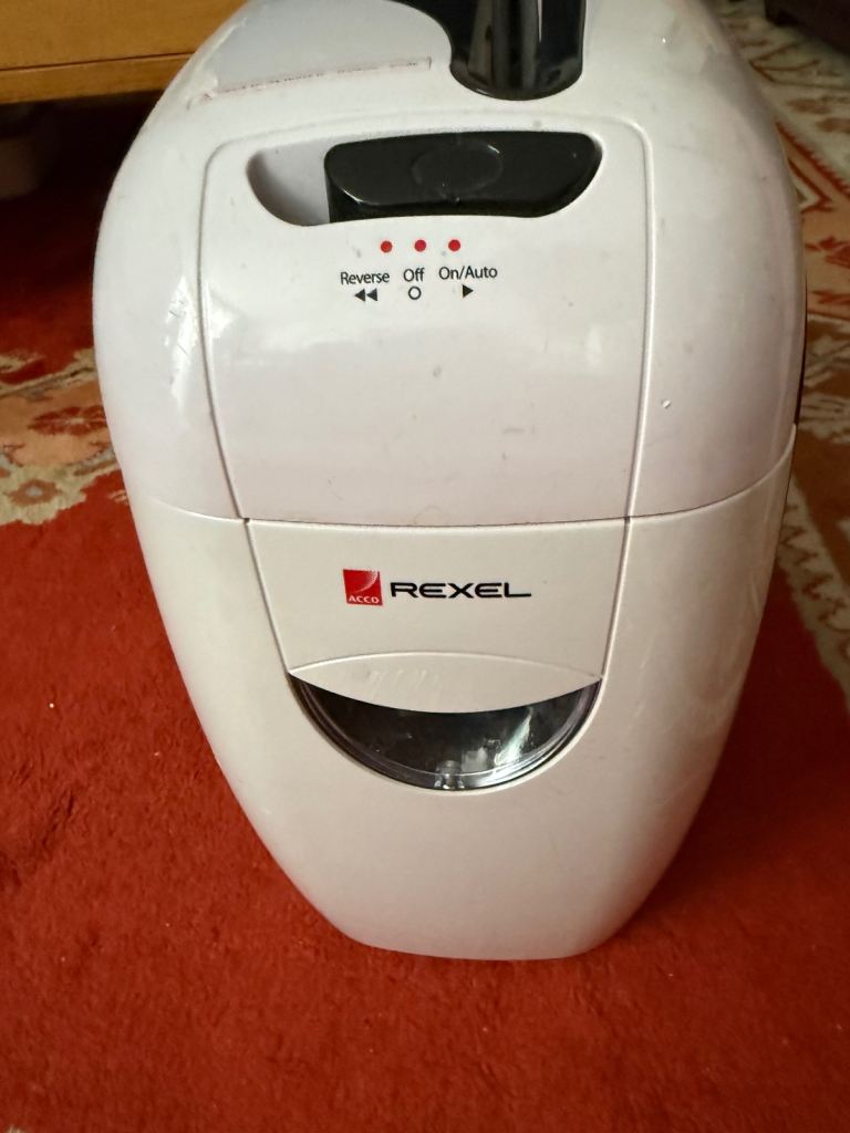 REXEL Shredder 