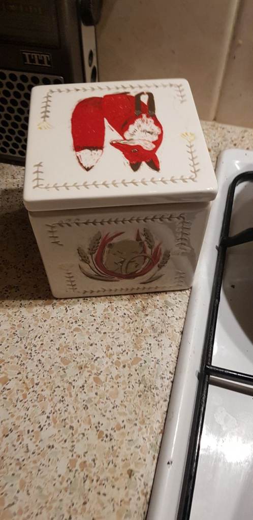 Decrotive china quare pot