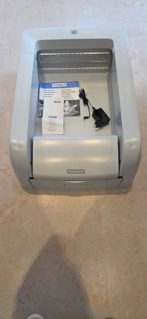 PetSafe Automatic scoop free self-cleaning cat litter tray