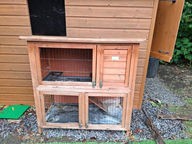 Small Rabbit Hutch 