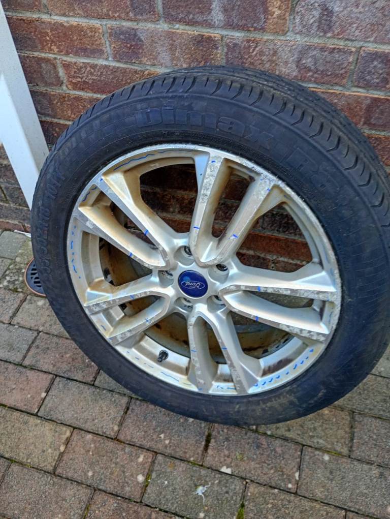 Ford alloy wheel and tyre