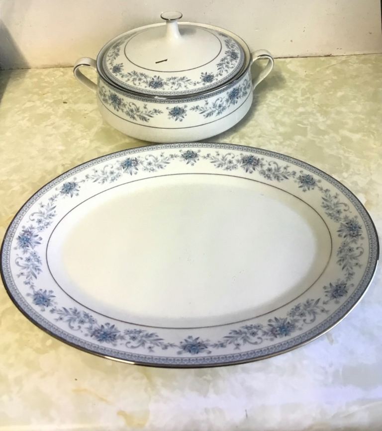 Contemporary “Noritake” (Blue Hill 2482) Serving Plate & Casserole Dish (with lid) Bone-China