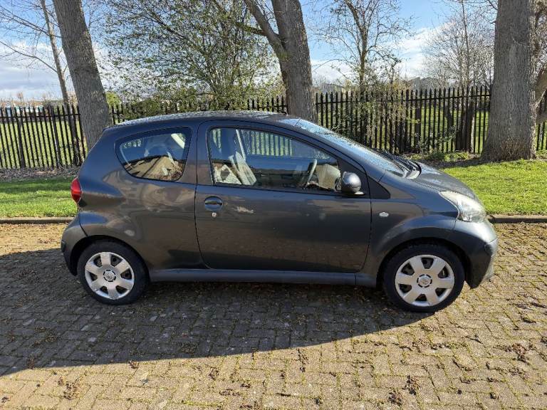 Toyota Aygo 1.0 VVT-I PLUS - Low milage - Serviced & MOT'd - Cheap insurance and tax!!
