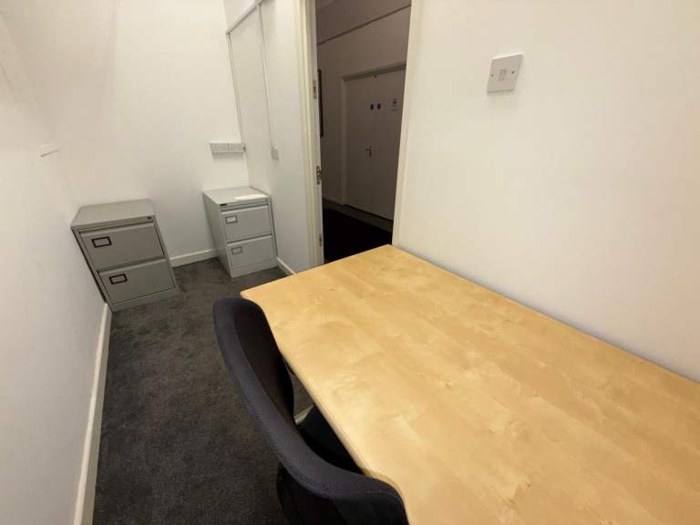 Commercial Space to Rent in South Wimbledon / Morden - Private - Fully Serviced