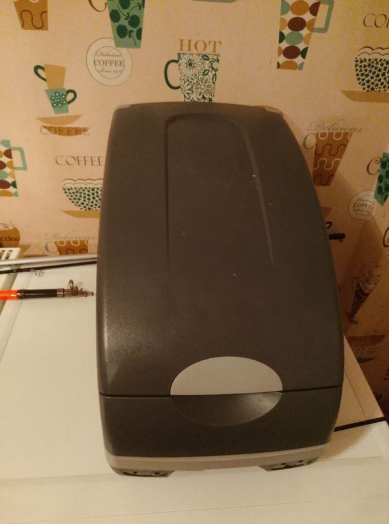 Car cooler ir keep food warm 