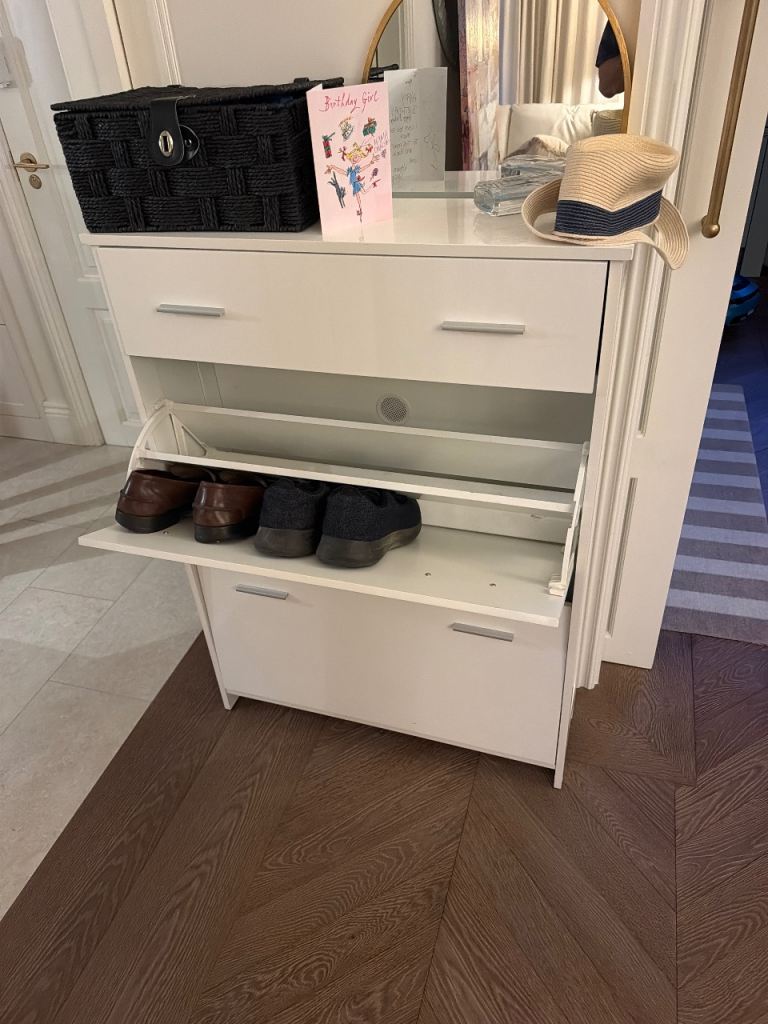 White Shoe Cabinet with Storage – Good Condition