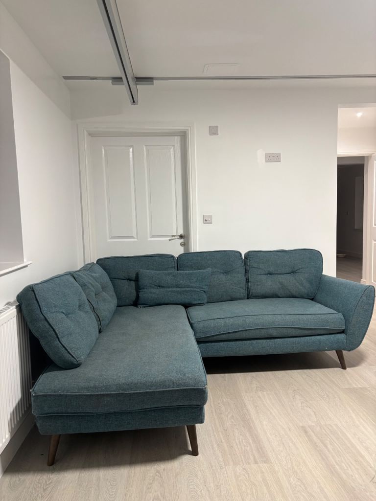 DFS FRENCH CONNECTION CORNER SOFA (CAN DELIVER)