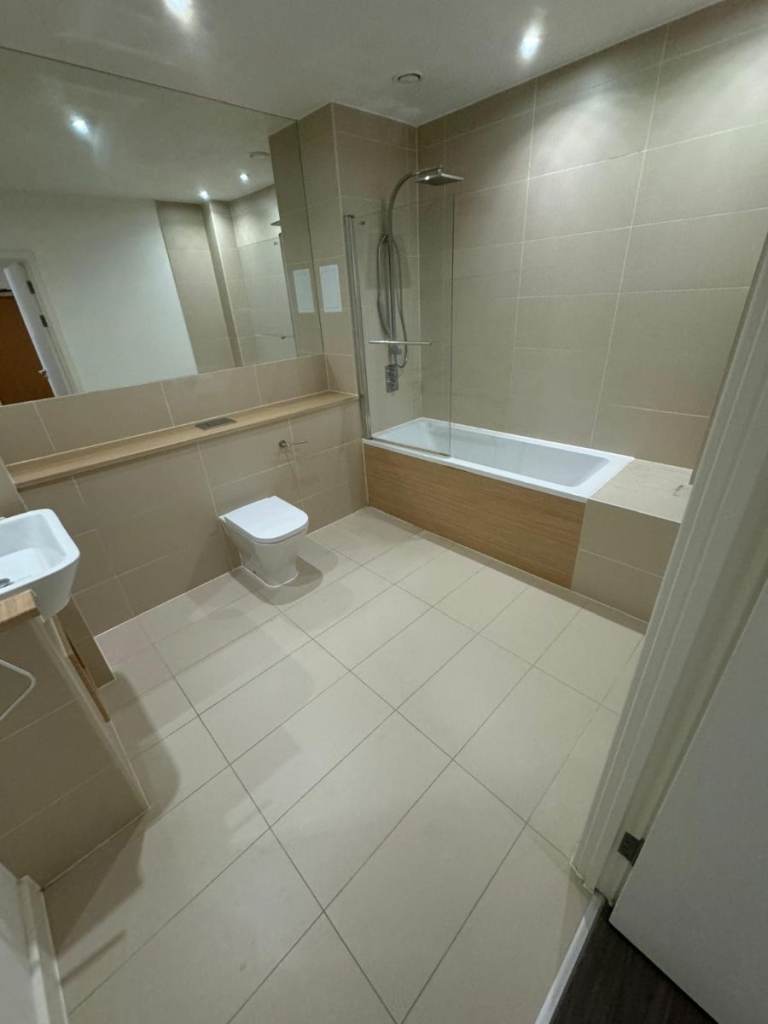 2 bedroom flat in Flat , Caledonian Building, Mill Hill