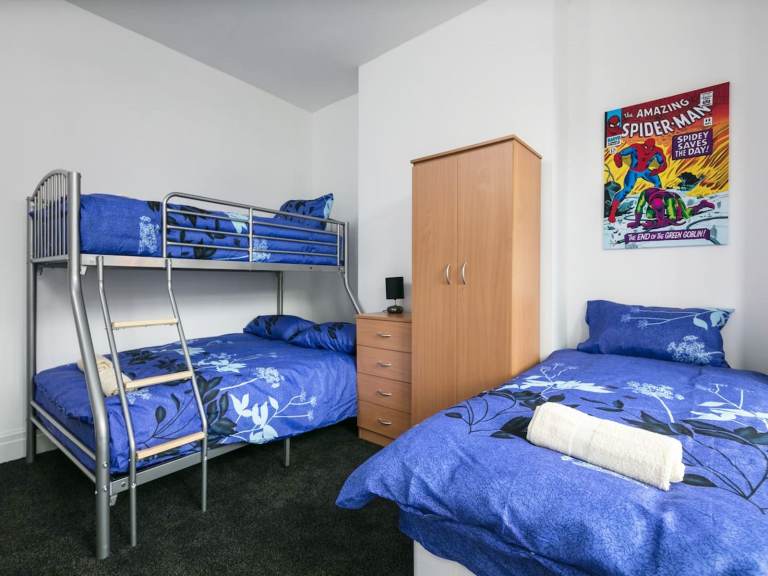 CALLING ALL CONTRACTORS (Shared Accommodation For Trade Stays Available)