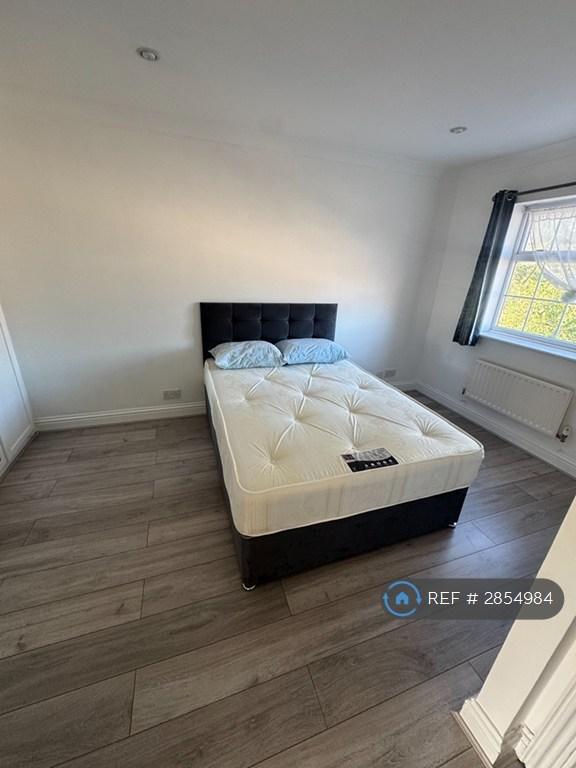 1 bedroom in Lee High Road, London, SE13 (#2854984)