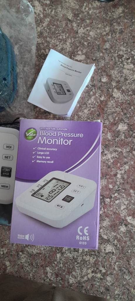 Blood pressure monitor 