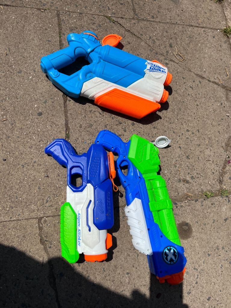 🎉 Nerf Super Soaker Water Gun Bundle