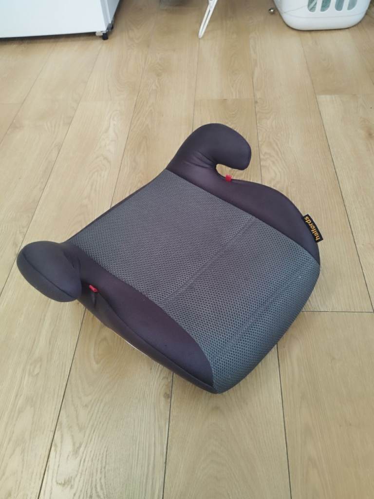 Halfords 15-36KG Booster Seat