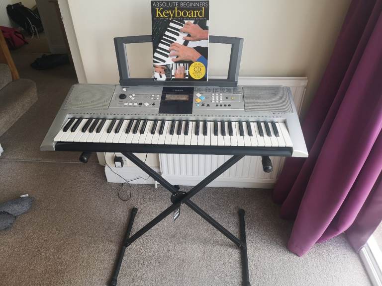 Yamaha Digital Keyboard - PSR-E323