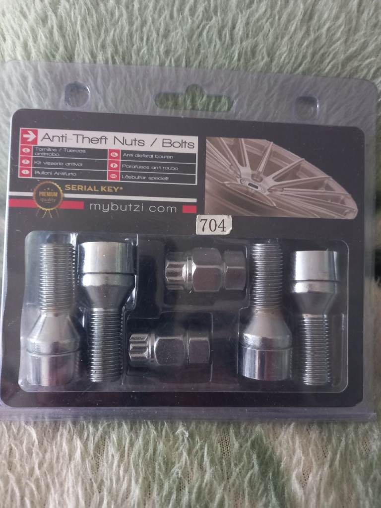 locking wheel bolts