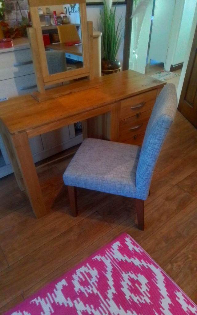 OAK DRESSING TABLE/DESK, MIRROR +CHAIR 