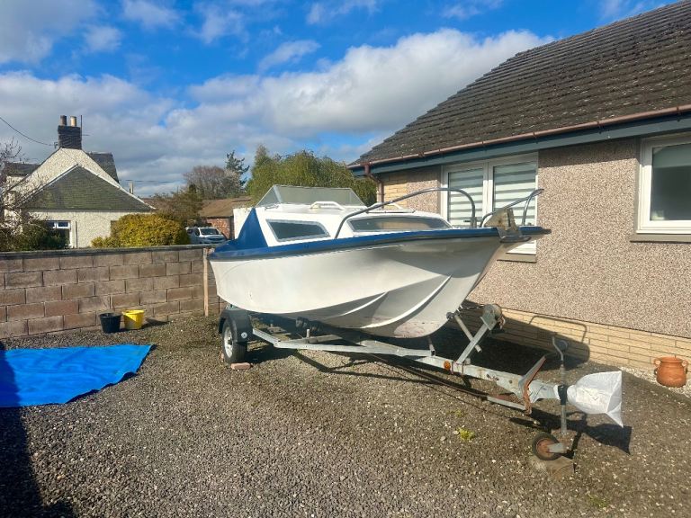 18.5ft Cabin cruiser fishing Pacific 550 boat Shetland copy on trailer 25hp Outboard £1200