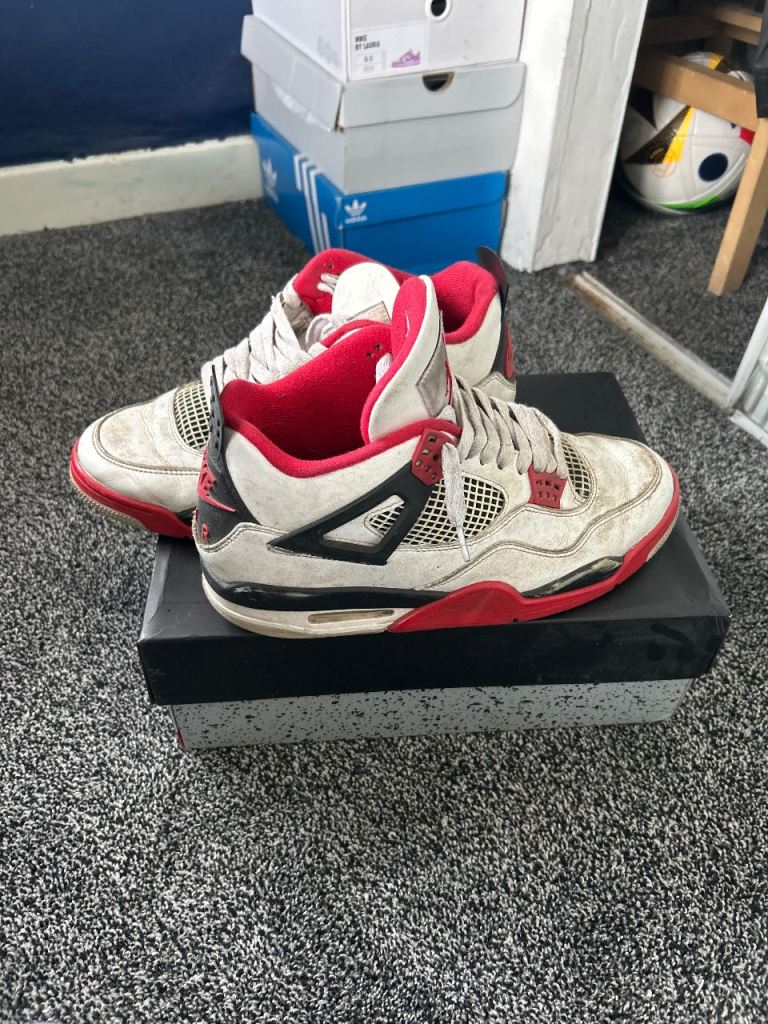 Jordan 4 